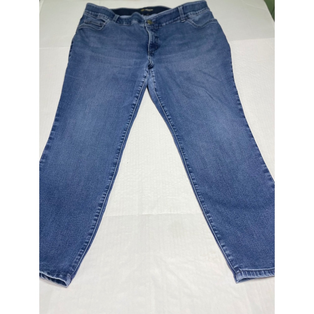Lee Plus Regular Fit Straight Leg Mid Rise Flex Motion Jeans Blue Women 18W‎